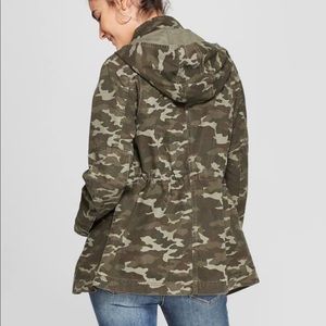 Camo anorak jacket. Size xs. Worn once.